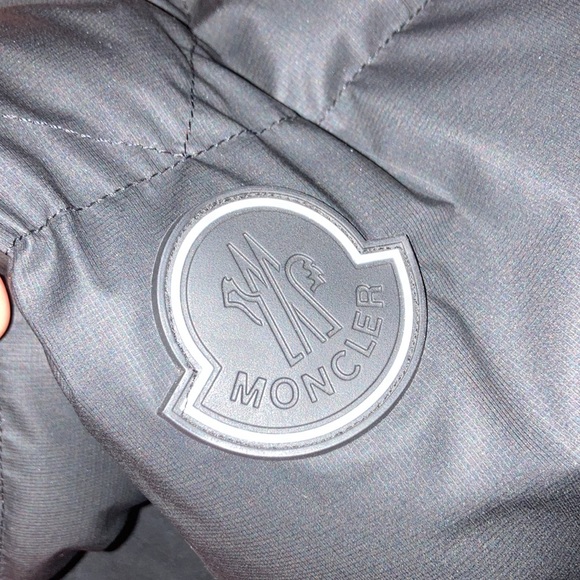 MONCLER - Picture 8 of 8